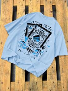 Manfinity LEGND Camiseta de moda para hombre con cuello redondo, hombros caídos y estampado de póker - Celeste - Ver 4