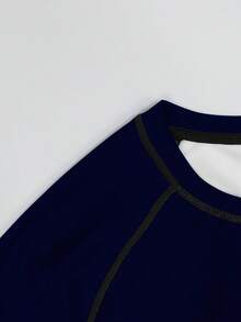 Naviga Onda Camiseta de surf de manga larga con cuello redondo, manga raglán, estampado de letras y color degradado para hombre - Azul Marino - Ver 7