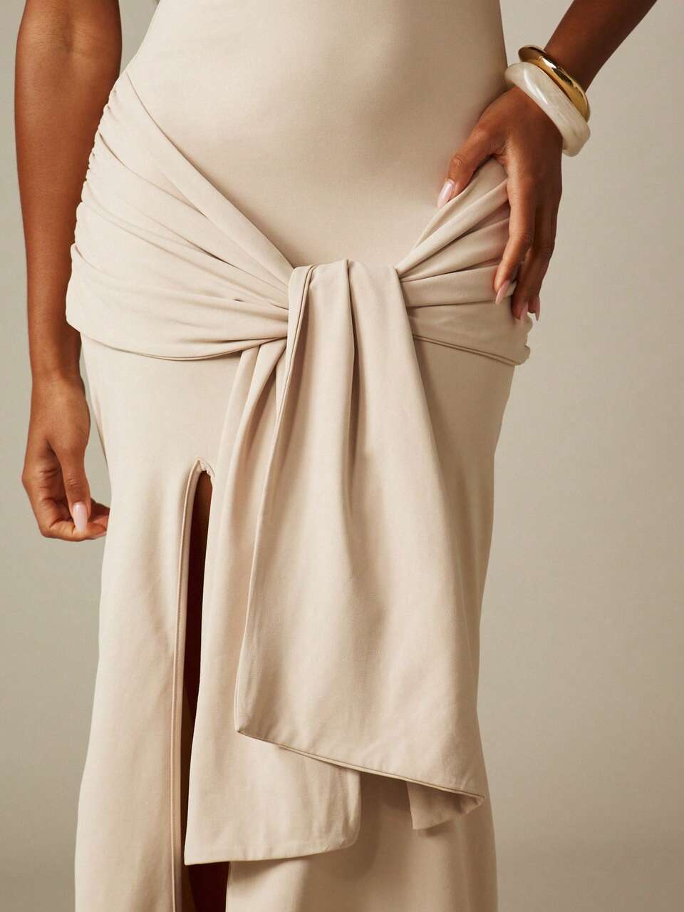MISSGUIDED Sleeveless Crew Neck Tie Front Maxi Dress With Side Slit Empire Waist Elegant Summer Evening Bodycon Floor Length Neutral Beige