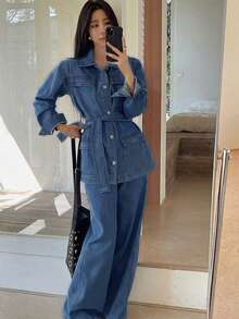 DAZY Setelan Jaket Denim dan Celana Jeans Kasual Wanita dengan Kancing Depan dan Saku Lipat, Gaya Musim Gugur Biru Tua untuk Bepergian - Biru - View 3