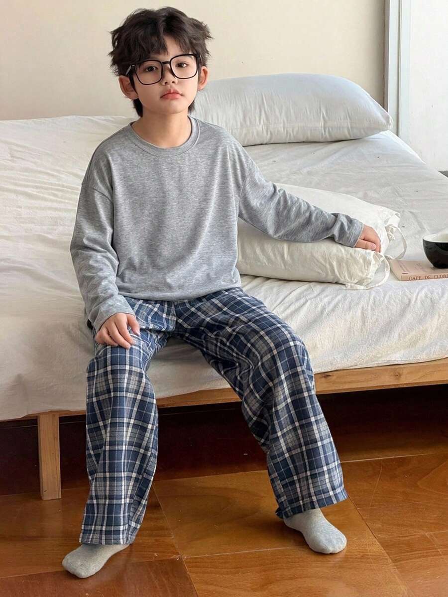 DAZY 青少年男孩素色圓領長袖上衣與格紋長褲休閒日常套裝 - 淺灰色 - 查看 1