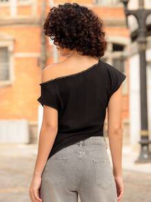 Xuxu's by Gio T-shirt blanc asymétrique ajusté pour femmes,Top d'été T-shirt col bateau Top femme Top unilatéral pour femmes Blouses pour femmes Nouveau T-shirt Off The Black - Noir - Voir 2