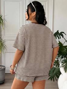 SHEIN EZwear 休閒大尺碼女款條紋圓領短袖T恤與短褲兩件套 - 棕色 - 查看 4