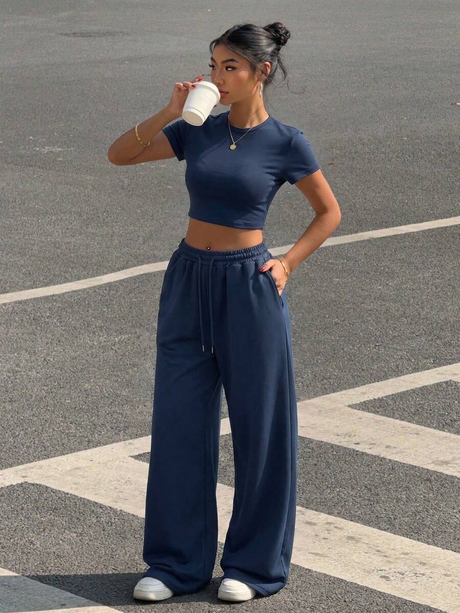 SHEIN EZwear 两件套女士百搭短袖露脐T恤和休闲抽绳腰带口袋裤套装 - 藏蓝色 - 查看 1
