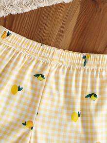 SHEIN Playful Pals 女嬰字母檸檬印花圓領短袖T恤與格紋長褲套裝 - 黃色 - 查看 5