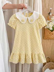 SHEIN 女童領口短袖時尚休閒簡約洋裝，3D花朵、荷葉邊裙襬、泡泡袖、娃娃領，夏季套裝，夏季洋裝，適合旅行、度假、參加聚會、學校活動、鄉村度假 - 黃色 - 查看 2