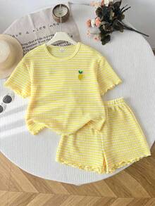 SHEIN 青少年女孩條紋檸檬刺繡短袖T恤與短褲休閒套裝 - 黃色 - 查看 6