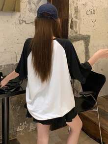 DAZY 黑白拼色落肩袖字母印花女款夏季圖案T恤 - 黑與白 - 查看 2