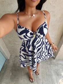 Rustia 大尺碼女款春夏海灘休閒不對稱條紋斑馬紋細肩帶洋裝 - 藏蓝色 - 查看 4