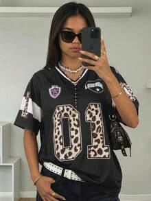 SHEIN 兒童青少年女款針織印花圖案V領寬鬆時尚街頭風T恤 - 黑色 - 查看 2
