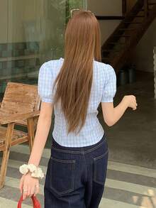 DAZY 女款修身泡泡袖格紋印花襯衫，附荷葉邊飾，適合夏季校園穿搭 - 藍色 - 查看 2