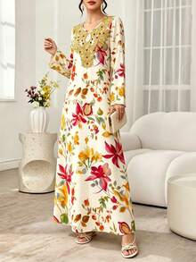 SHEIN Najma 花卉植物金領仿刺繡印花女款長洋裝，春夏時尚V領長袖洋裝，優雅阿拉伯風花卉長禮服，花卉圖案淺杏色長洋裝 - 彩色 - 查看 3