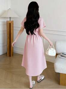 SHEIN 1 pieza Vestido corto de manga corta de moda casual de verano para adolescentes, de cuello alto, a rayas rosa, de corte holgado, con abertura en el bajo y cinturón, adecuado para uso diario, compras, vacaciones y talla grande - Rosa - Ver 2