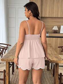 Weeklong Conjunto de 2 piezas de verano para mujer talla grande, con ribete de encaje ondulado y patchwork, ajuste holgado y favorecedor, estilo maduro y suave, conjunto de top camisola y shorts para uso casual, ir al trabajo y estar en casa - Rosa Pálido - Ver 2