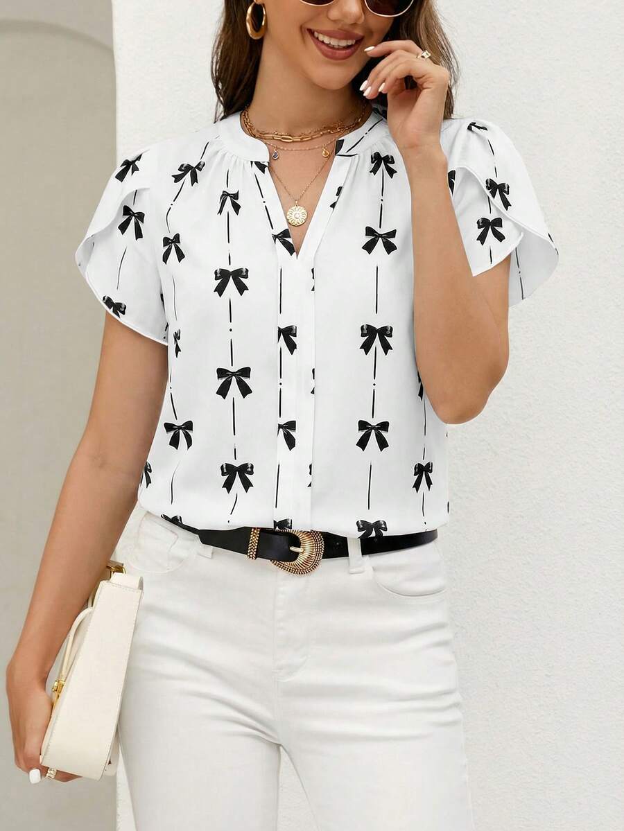 SHEIN Clasi 女士时尚休闲蝴蝶结印花花瓣袖衬衫 - 黑與白 - 查看 1