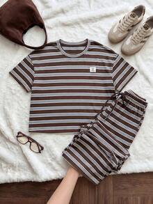 Comfortcana 大尺碼女款條紋圓領短袖T恤與短褲休閒兩件套 - 棕色 - 查看 10