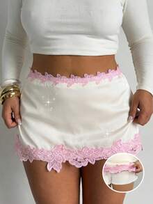 SHEIN EZwear 春夏蕾絲花卉飾邊性感休閒大尺碼迷你裙 - 白色 - 查看 1