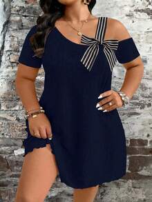 SHEIN CURVE+ Plus Size Women's Textured Hollow Out Stretch Knit Casual Fashion Loose Striped Patchwork Short Sleeve Dress, Bow, Fashion Elegant Commute Work Daily - Navy Blue - View 6