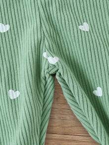 SHEIN 女嬰幼兒 0-3 歲 春/秋 心形印花 綠色燈芯絨吊帶褲套裝 胸前口袋 休閒可愛 拍照穿搭 - 綠色 - 查看 5
