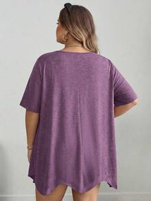 SHEIN CURVE+ Curve 大尺碼女裝/秋季女裝/冬季女裝/大尺碼方領不對稱下擺口袋短袖T恤黑色上衣 8XL 6XL 5XL 大尺碼女裝上衣，女款度假穿搭秋季冬季 CURVE PLUS - 紫色 - 查看 2