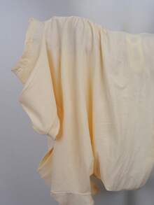 SHEIN EZwear 女款休閒日常通勤字母圖案抓皺修身短版短袖T恤，夏季 - 杏色 - 查看 10