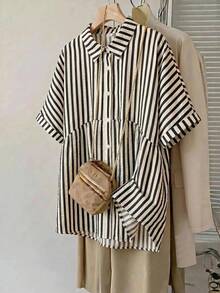 SHEIN CURVE+ 大尺碼女款單排扣黑白短袖襯衫 2026年秋季 22W 辦公室早午餐 正式約會之夜 夜店休閒 傳統西式 - 彩色 - 查看 2