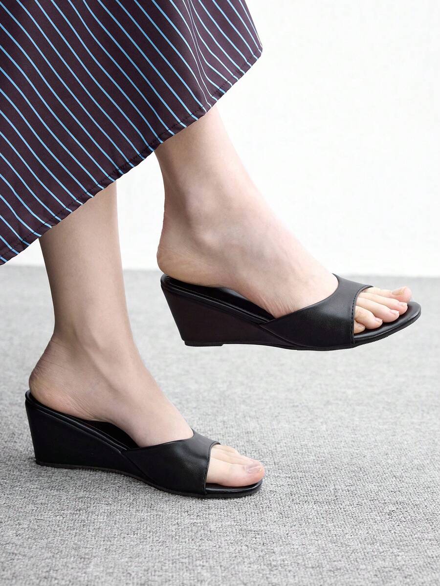 CUCCOO BIZCHIC Women's Simple Casual Fashion Vacation Solid Color Wedge Sandals - Black - View 1