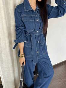 DAZY Setelan Jaket Denim dan Celana Jeans Kasual Wanita dengan Kancing Depan dan Saku Lipat, Gaya Musim Gugur Biru Tua untuk Bepergian - Biru - View 4