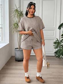 SHEIN EZwear 休閒大尺碼女款條紋圓領短袖T恤與短褲兩件套 - 棕色 - 查看 6