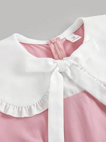 SHEIN Tween Girl 粉色與白色拼色中長洋裝，附蝴蝶結 - 粉色 - 查看 4