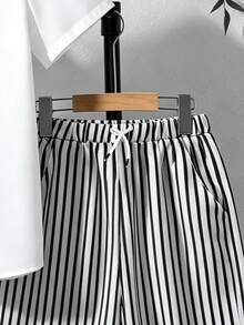 Teen Boy White Short Sleeve Shirt & Striped Shorts Set For Daily Wear, Outdoors, Commuting, Trips, Holidays, Travel, Weddings & Back To School - Black and White - View 9