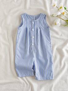 SHEIN Vintaside Kids 女嬰夏季夢幻之選無袖淺紫色與白色格紋連身褲，溫柔甜美淺紫色調，清新田園風，經典格紋圖案俏皮可愛。適合外出、拍照、玩耍、戶外休閒運動及參加歡樂派對，讓您的寶寶瞬間成為時尚甜心。 - 藍色 - 查看 3