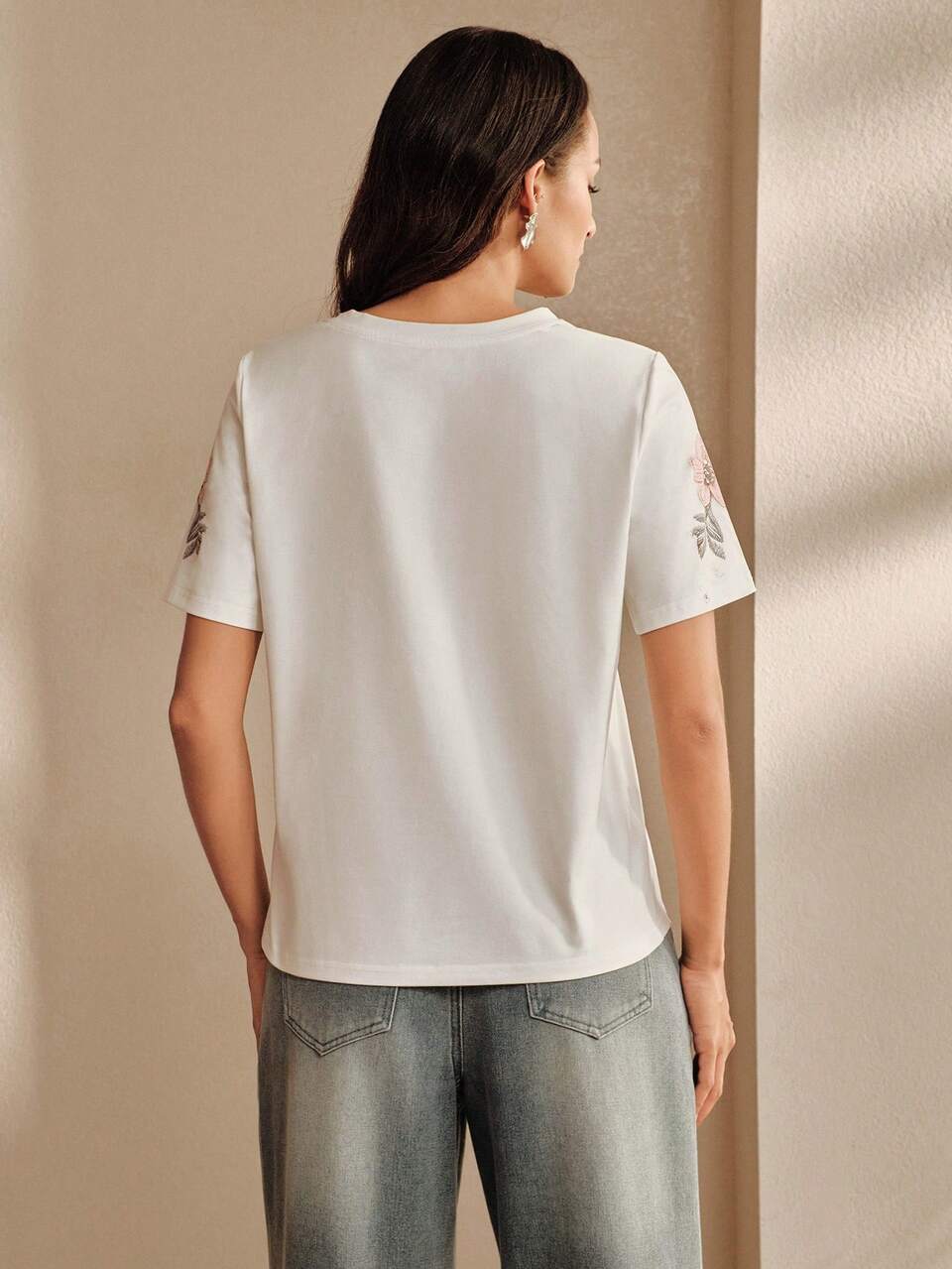 Anewsta Spring Summer Gentle Romantic Elegant Fresh Style White And Blue Floral Butterfly Embroidery Beaded Women's T-Shirt Top Date Night