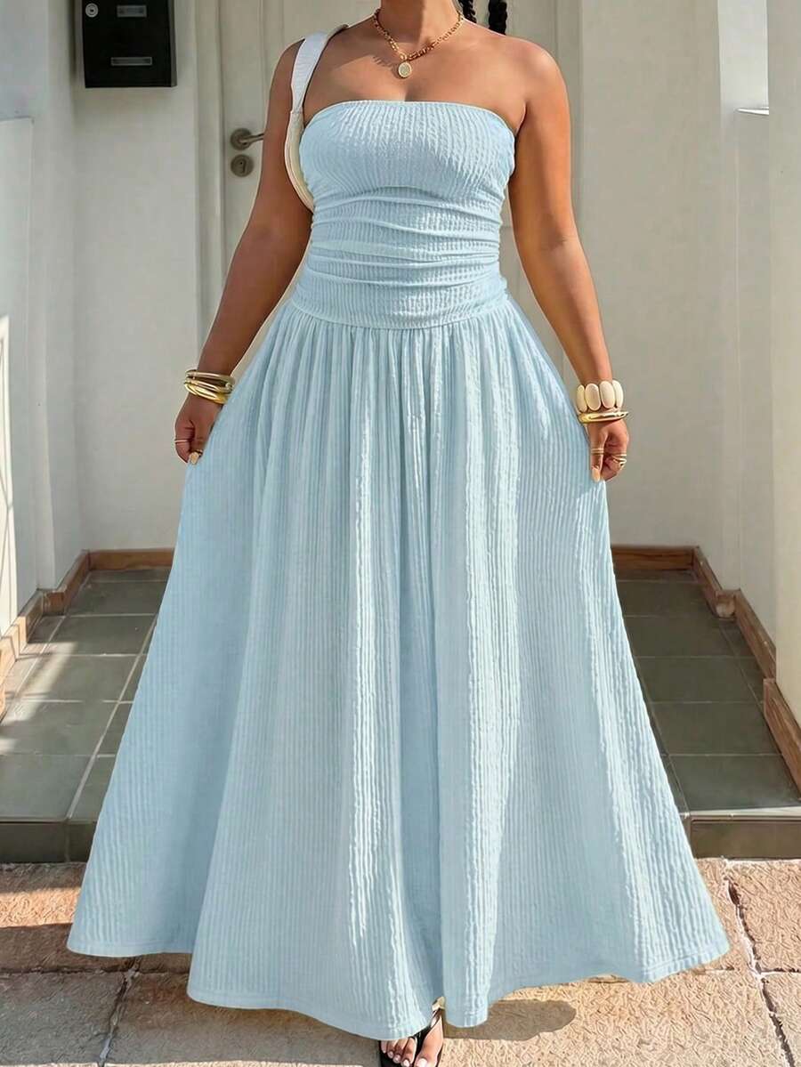 SHEIN EZwear Gaun Bandeau Berlipit Tekstur Warna Polos Ukuran Plus Wanita - Baby Blue - View 1