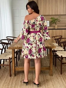 Weeklong Vestido mini bohemio de vacaciones con estampado floral naranja, hombro asimétrico, manga corta con volantes, talla grande - Multicolor - Ver 2