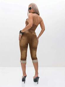 BABYPHAT توب كروب جينز بياقة حلقة مع تفاصيل مسامير ذهبية وياقة V عميقة بدون أكمام لحفلات الصيف - بني - مشاهدة 5