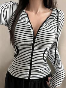 DAZY Chaqueta deportiva de corte ajustado con cintura ceñida y rayas - Blanco y Negro - Ver 1
