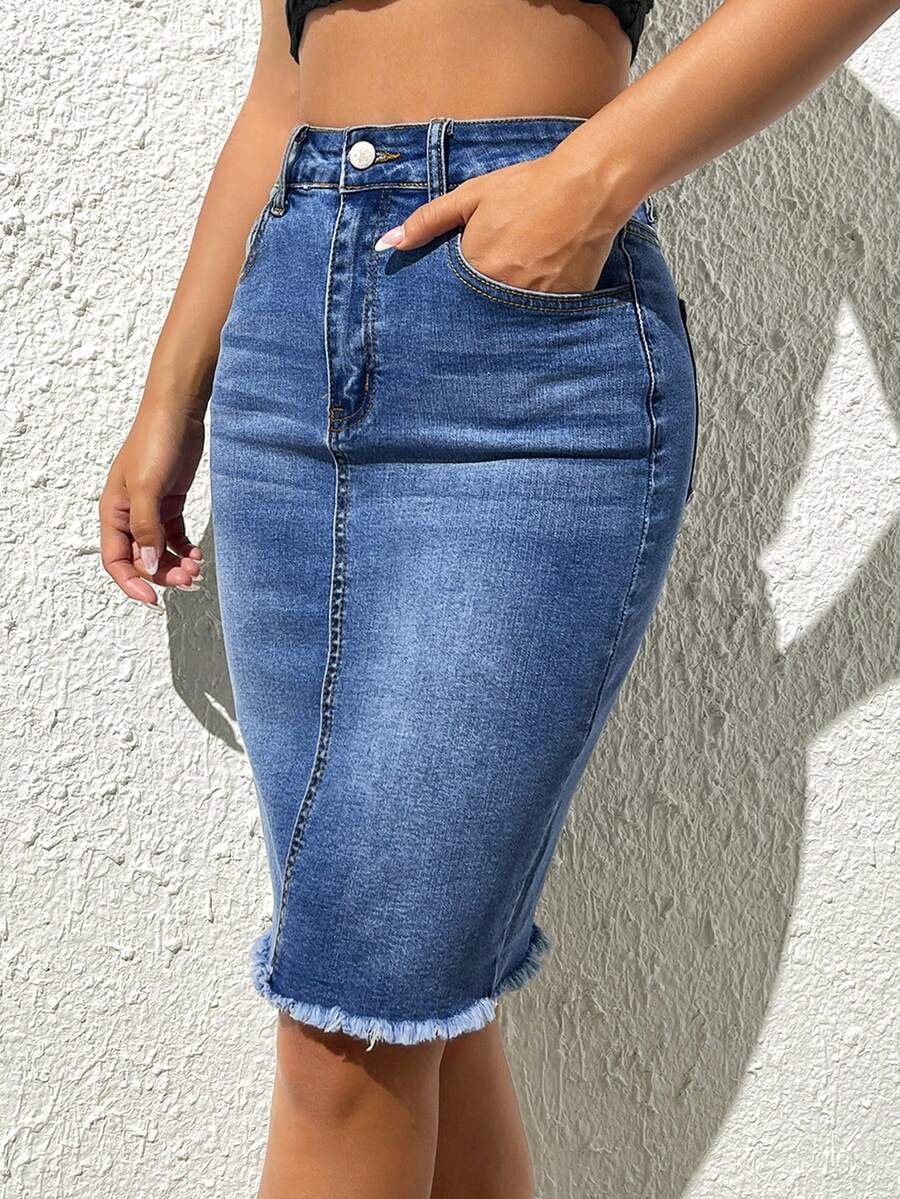 Flirla تنورة قلم جينز مناسبة للمرأة البدينة، مريحة للارتداء اليومي والتنقل، مزودة بحافة مبرودة - الأزرق - مشاهدة 1