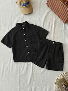SHEIN 2件套男童宽松牛仔蓝短袖衬衫和工装短裤套装 - 黑色 - 查看 9