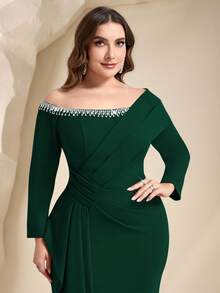 Coutiva Gaun Malam Formal Elegan Wanita Ukuran Besar dengan Hiasan Berlian Imitasi, Lengan Panjang, dan Desain Lipit (Gaya Pengerjaan Berat) - Dark Green - View 4