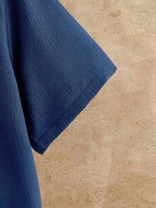 HIMLAND Conjunto de camisa de manga corta con botones y media tapeta texturizada y pantalones cortos con cintura de cordón para hombres - Multicolor - Ver 6