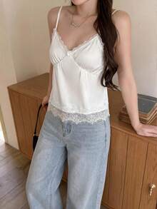 K-Vae 女款春夏休閒優雅V領蕾絲飾邊吊帶背心上衣，春夏度假假日穿搭上衣，女款音樂節、嘉年華穿搭上衣，女款沙灘上衣 - 白色 - 查看 6
