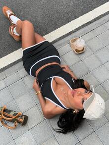StreetHx 女款黑色兩件式運動套裝，對比領 V 領交叉上衣，A 字短褲，黑白配色，夏季，性感，健身房、跑步、瑜伽、網球、高爾夫 - 黑色 - 查看 6