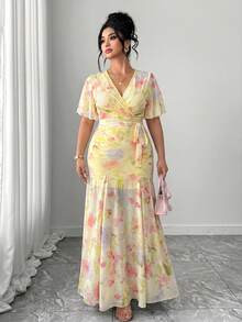 SHEIN Clasi Plus Size Women's Exquisite Elegant Knitted Short Sleeve Hydrangea Mesh Digital Print Double Layer Slim Fit Lace-Up V-Neck Dress - Pale Yellow - View 5