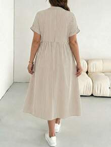 SHEIN Essnce Vestido casual de fiesta con cuello en V, fruncido y a rayas para mujer de talla grande - Albaricoque - Ver 2