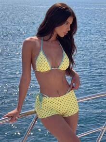 Swim Mod 新款女款三件式泳衣套裝，夏季海灘百搭甜美風藍黃配色，熱門甜美風印花，藍黃圓點印花，藍黃條紋印花搭配荷葉邊設計，掛脖三角上衣，可調節比基尼繫帶，可調節三角泳褲搭配同款男孩短褲，適合夏季海灘、泳池、度假穿著 - 彩色 - 查看 3
