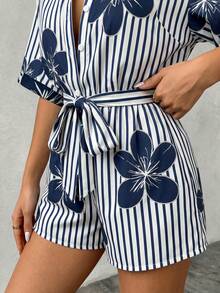 SHEIN LUNE Jumpsuit Liburan Wanita Ukuran Besar Motif Garis dan Bunga - MultiWarna - View 3