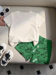 SHEIN Playful Pals 2件組 綠色男嬰休閒可愛卡通恐龍圓領T恤與滿版印花短褲套裝，適合夏季 - 彩色 - 查看 3