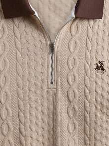 Core Aspect 男士提花針織 Polo 衫與長褲套裝，休閒穿著。刺繡 Polo 衫，拉鍊 Polo 衫，適合日常出遊、朋友聚會和輕鬆週末。INS 熱銷男士兩件套裝。男士 Polo 衫套裝，男士兩件套裝，棕色系列男士套裝，男士咖啡棕 Polo 衫套裝，包含一件純色短袖上衣和配套長褲，休閒面料。 - 彩色 - 查看 8