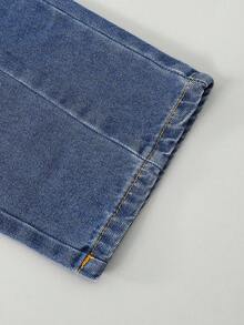 SHEIN Tween女孩牛仔長褲，中洗藍色，四季皆宜，休閒舒適風格，直筒褲型，彈性腰頭配鈕扣開合方便穿脫，舒適優質棉質丹寧，適合日常穿搭，適用於夏季度假、音樂節、日常外出、聚會、派對、通勤等，Tween女孩休閒牛仔長褲 - 中等水洗藍 - 查看 6